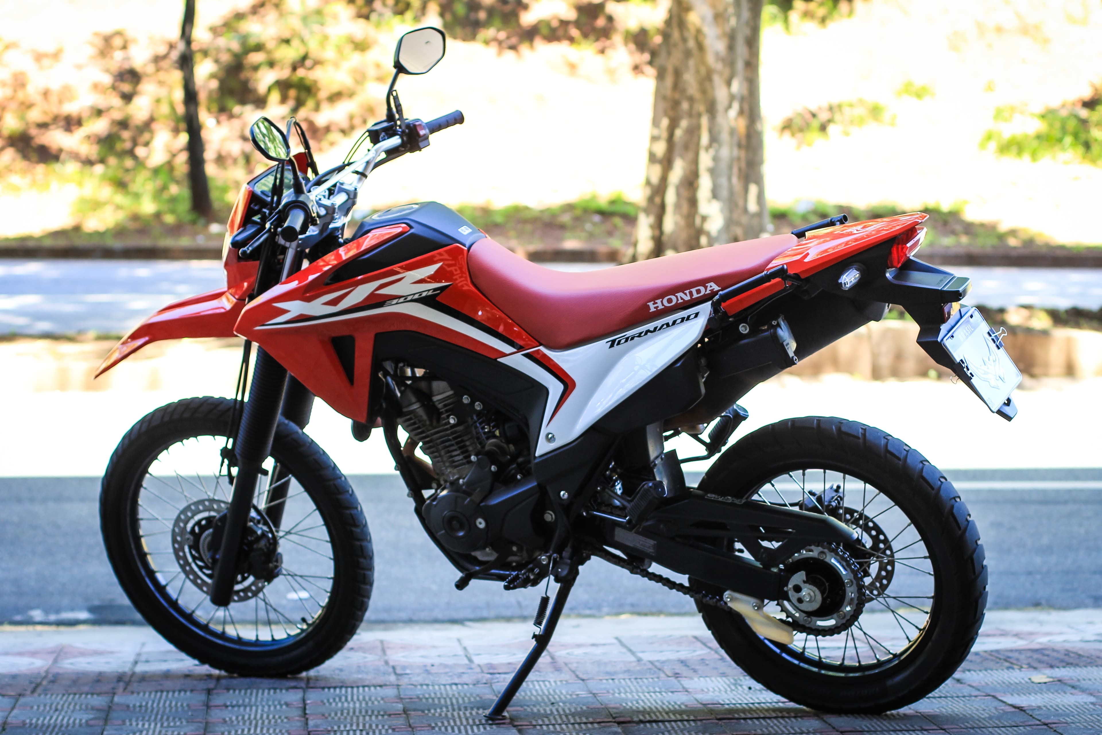 XR 300L Tornado - Imagem 5