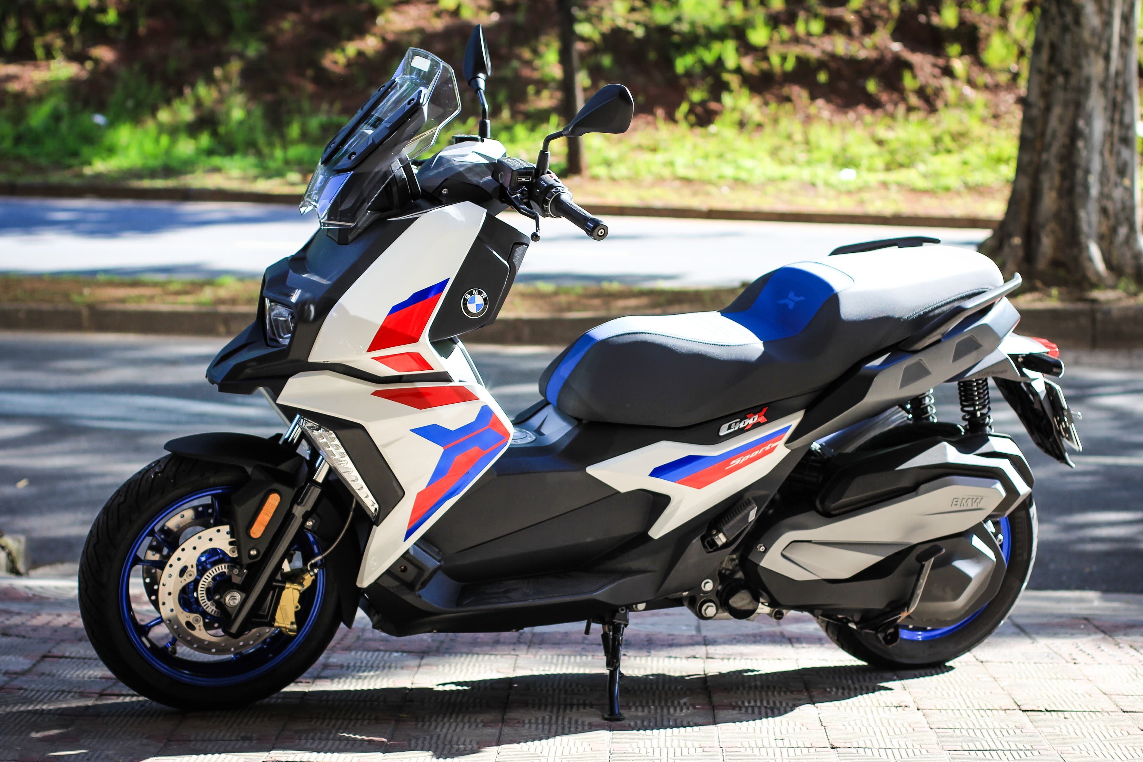 C 400X Sport - Imagem 3