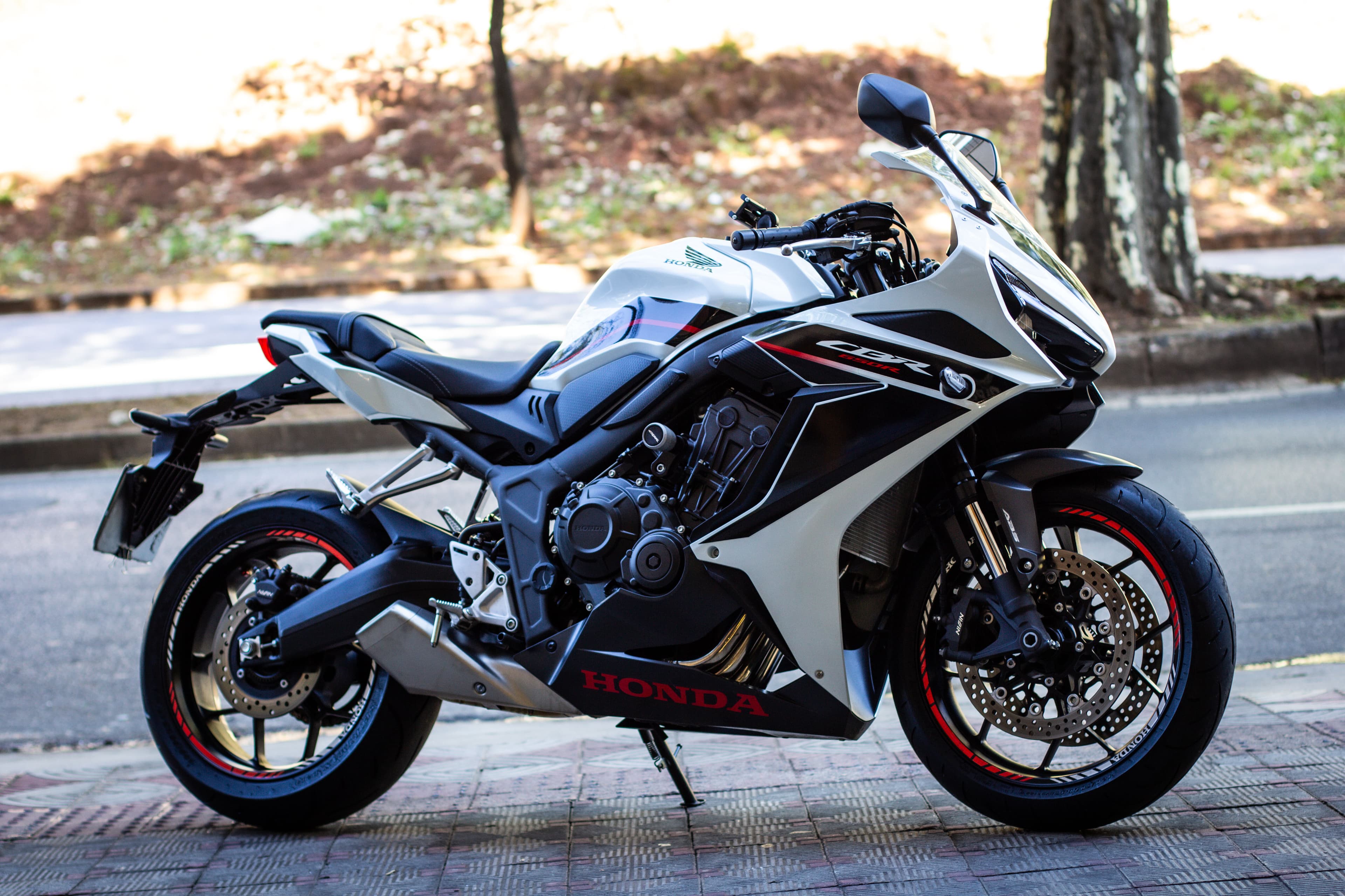 CBR 650R - Imagem 2