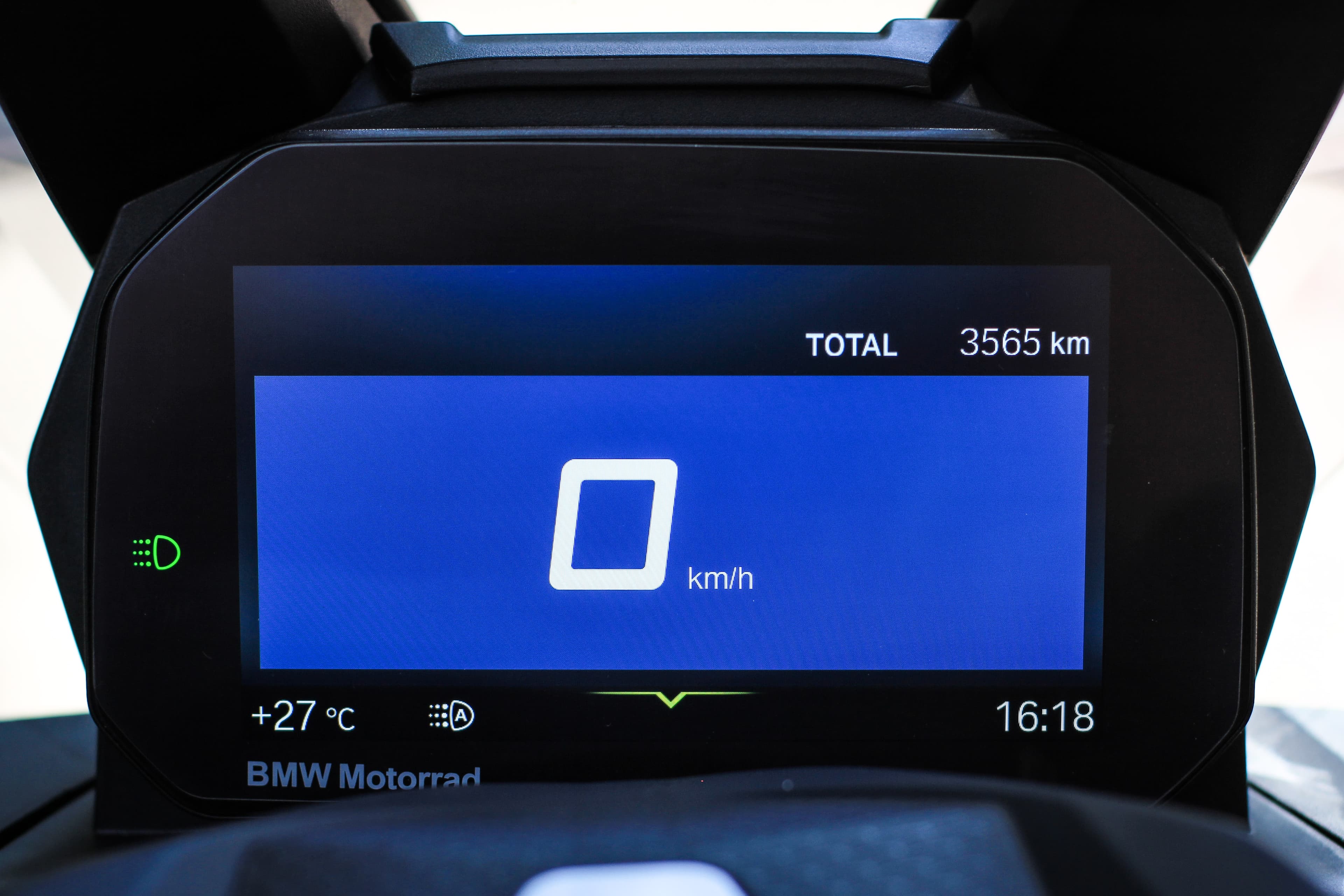 C 400X Sport - Imagem 6