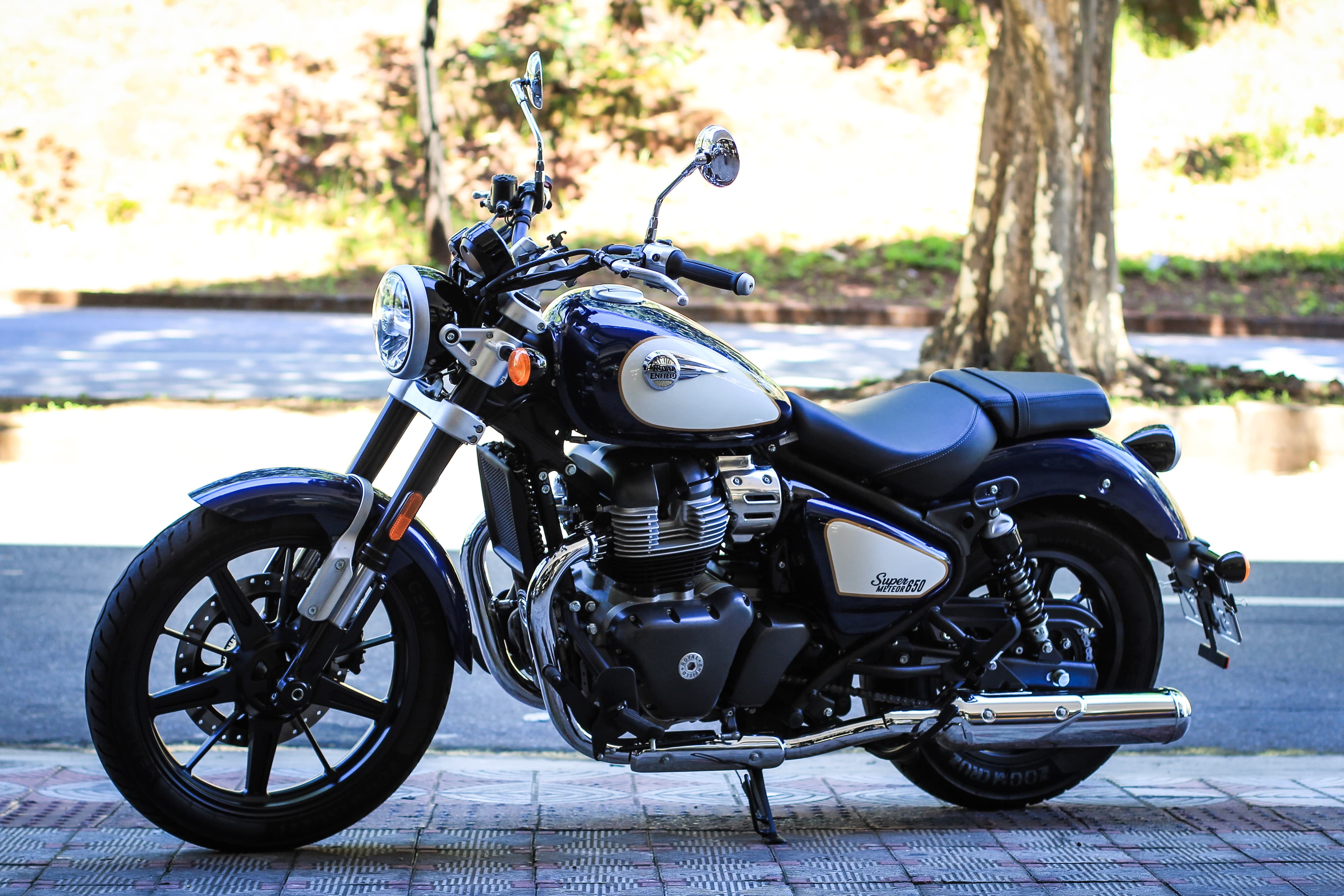 Super Meteor 650 - Imagem 2