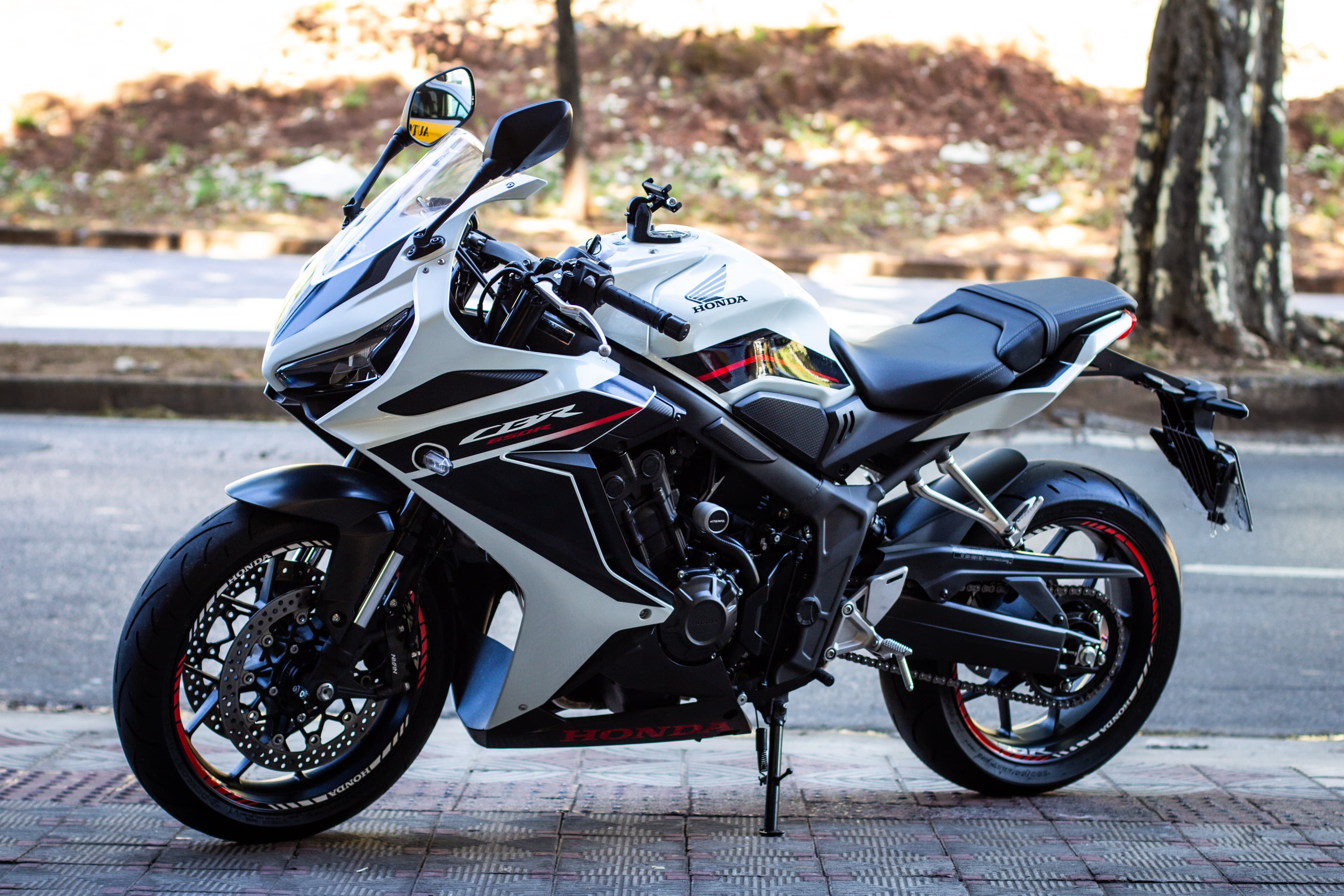 CBR 650R - Imagem 3